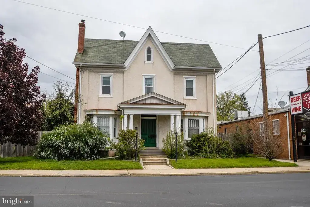 147 N Main St, TELFORD