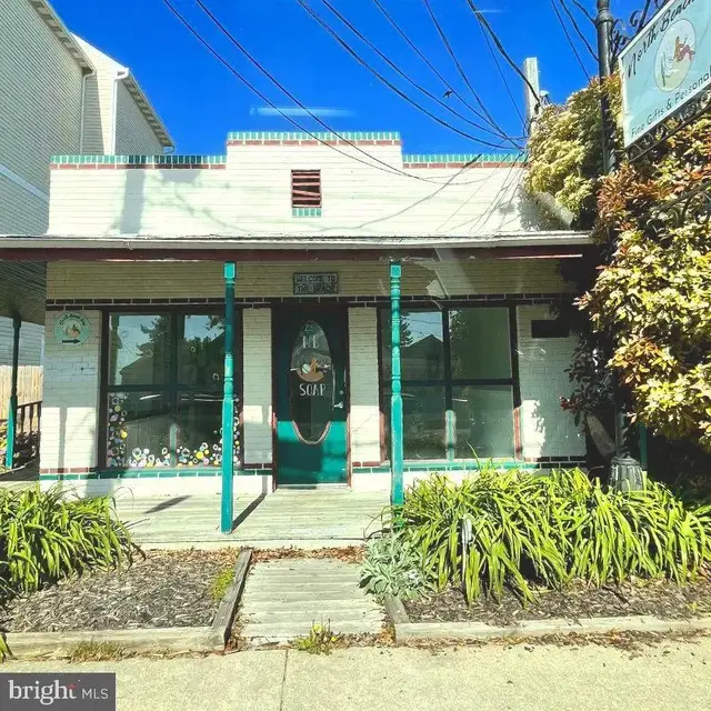 9122 Bay Ave, North Beach