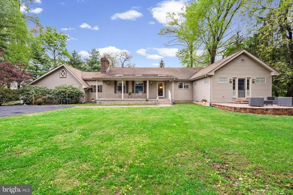 612 Double Woods Rd, LANGHORNE