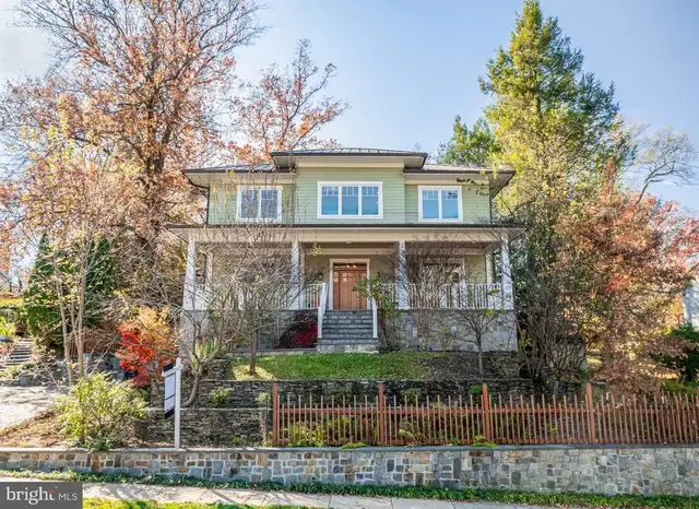 2136 Powhatan St, Falls Church