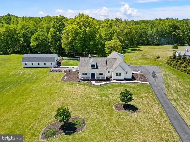 5916 Summit Bridge Rd, Townsend