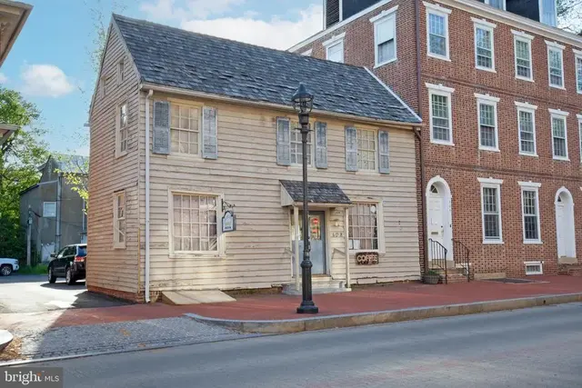 408 S State St, Dover