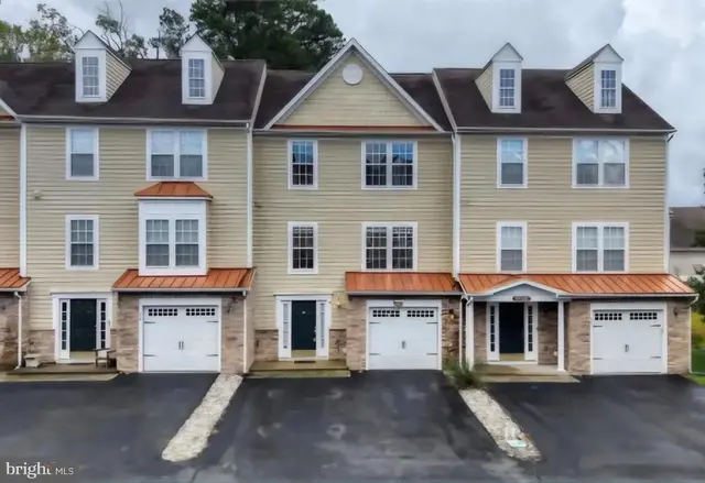 32 Tributary Ln, Millville