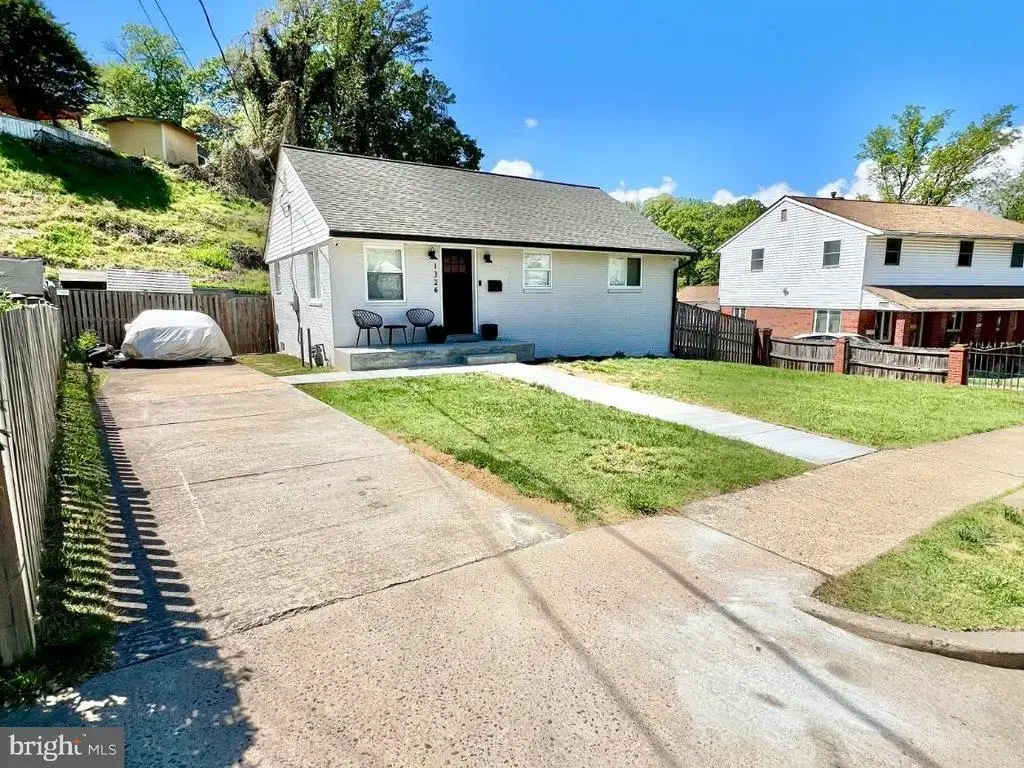1326 S Columbus St, ARLINGTON