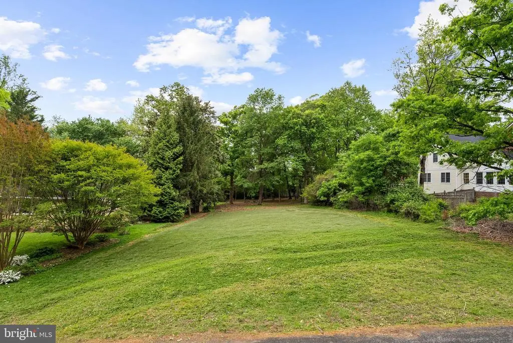 1914 Birch Rd, MCLEAN