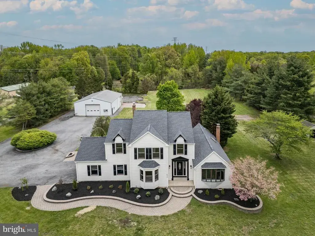 270 Hartford Rd, MEDFORD