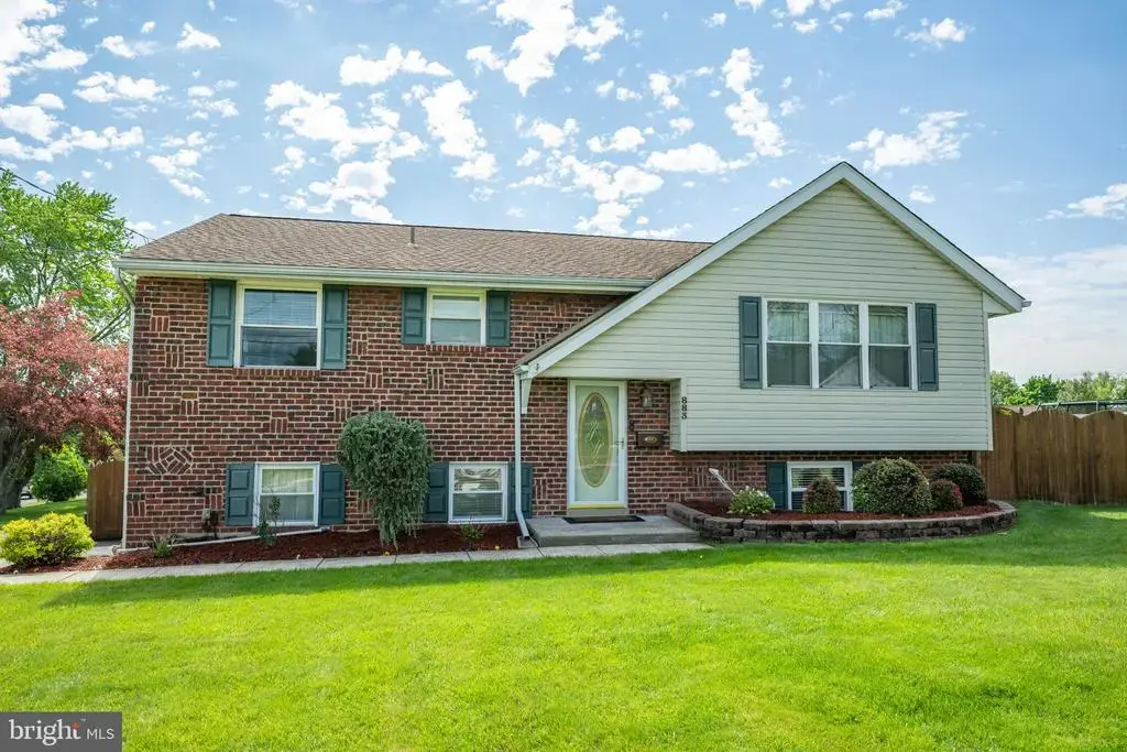 883 Mustang Rd, WARRINGTON