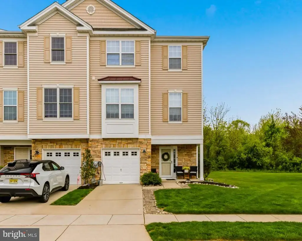 155 Acorn Dr, MOUNT ROYAL