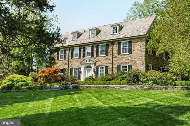 9 Norman Ln, Philadelphia