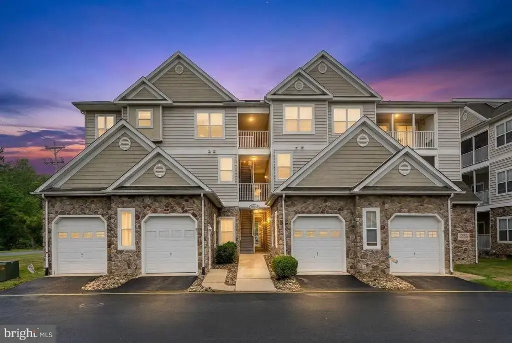 4502 Summer Brook Way #h, MILFORD