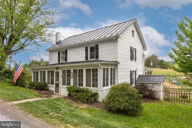 397 Country Brook Rd, Toms Brook