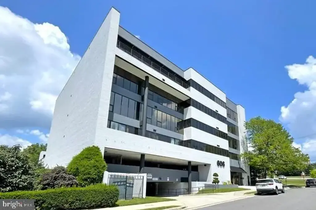 606 Baltimore Ave. Ave #200, TOWSON