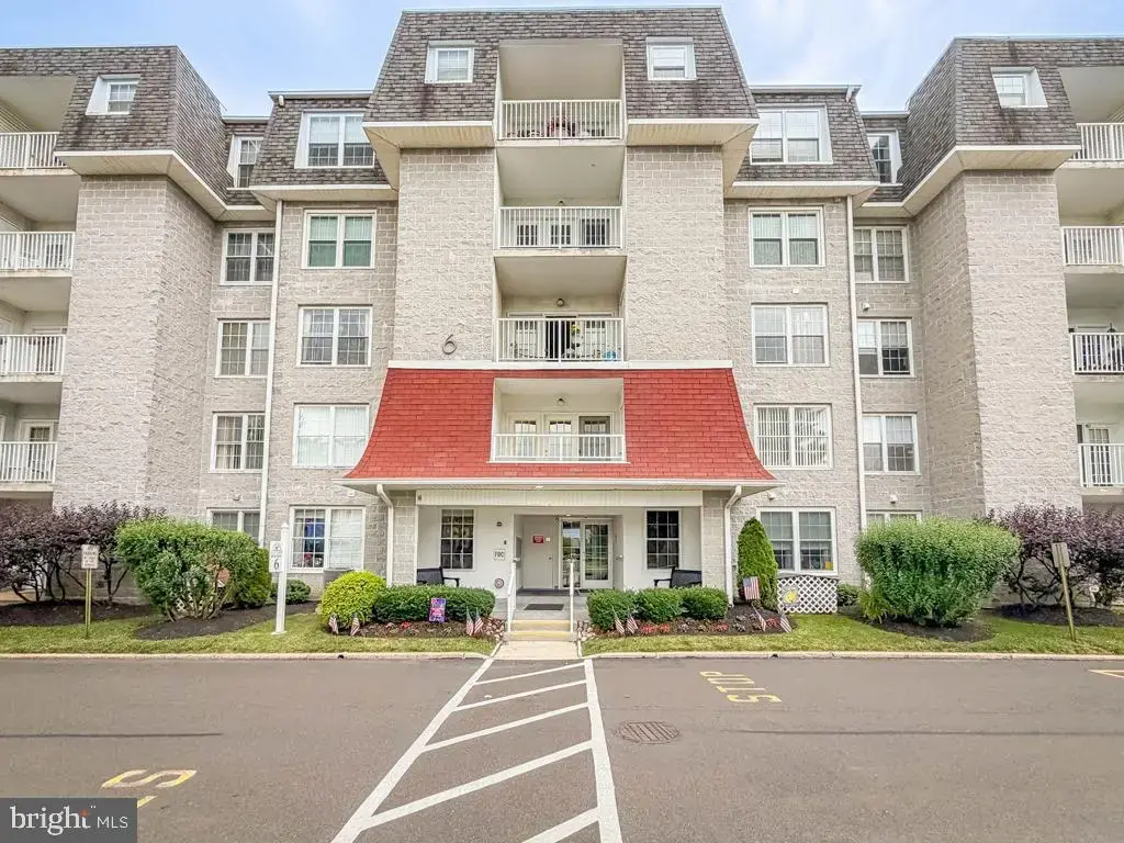 6211 Centennial Sta #621, WARMINSTER