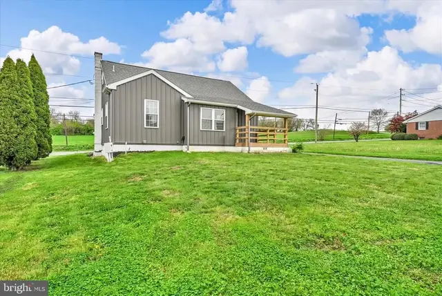 4381 Division Hwy, East Earl