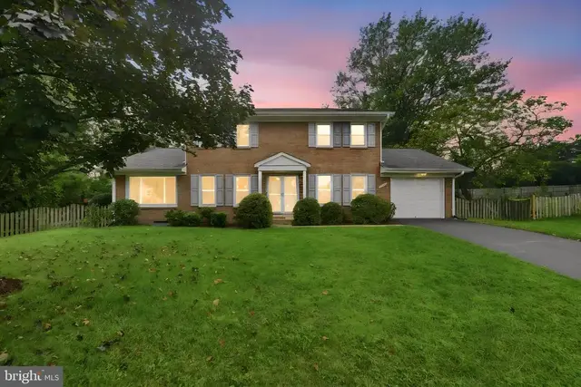 1301 Lopp Ct, Herndon