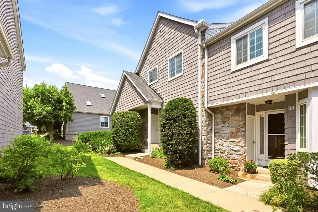 -43 Constitution Ct., WAYNE