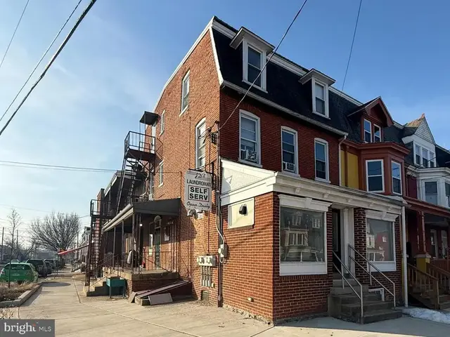 352 E New St, Lancaster