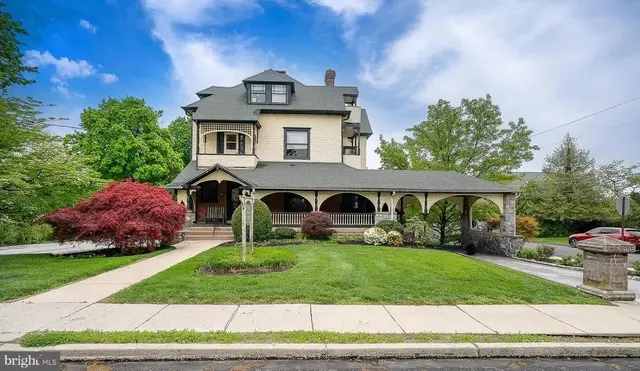 61 Cassatt Ave, Berwyn