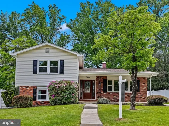 8227 Brattle Rd, Pikesville