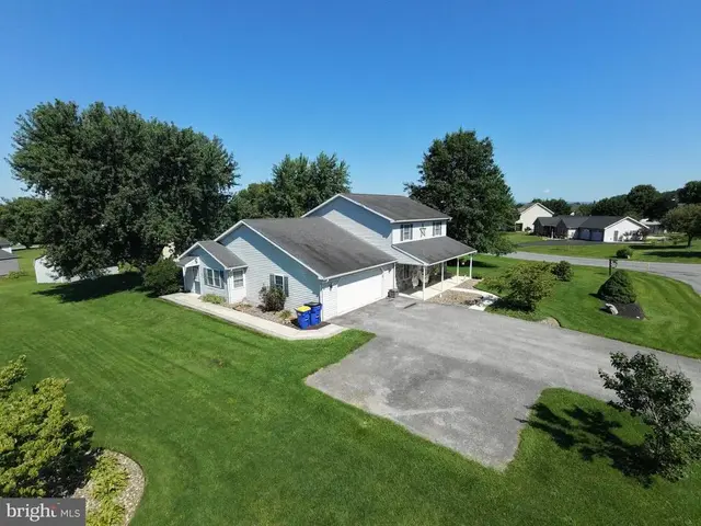 322 Elmont Circle, Shippensburg