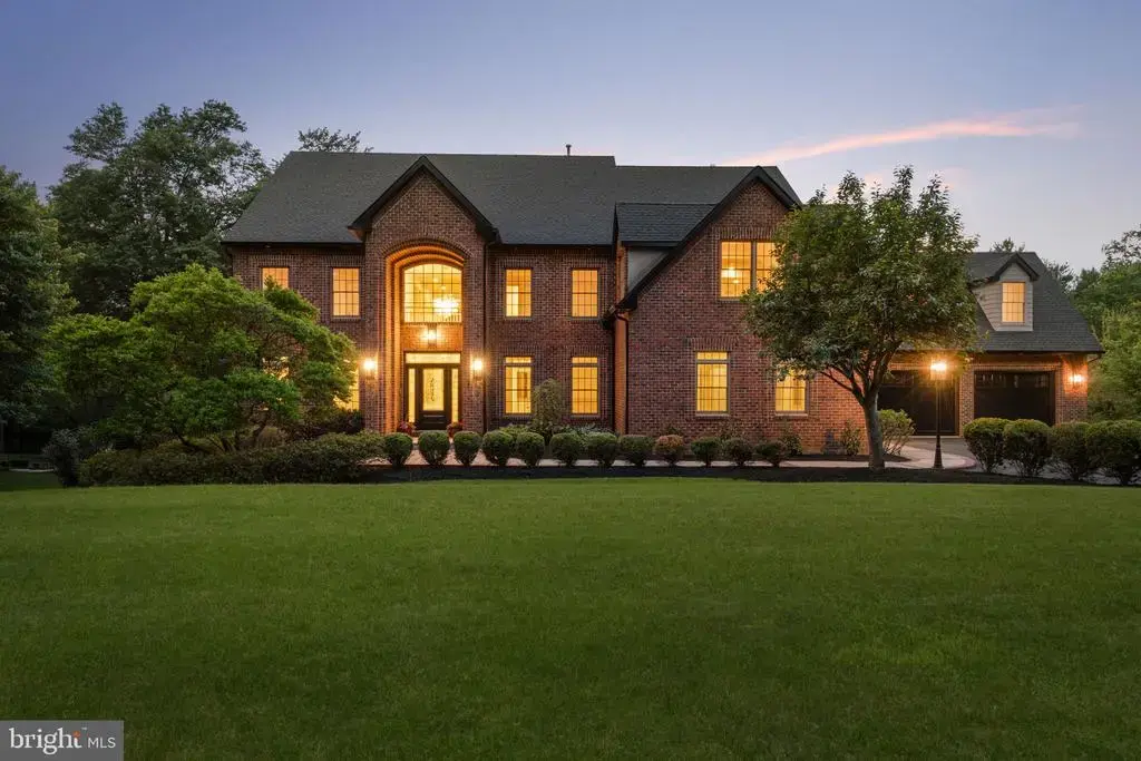 102 Pickwick Dr, DOYLESTOWN