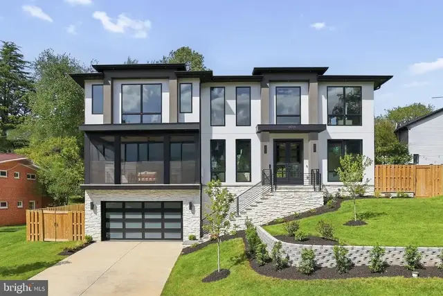 6514 Byrnes Dr, Mclean