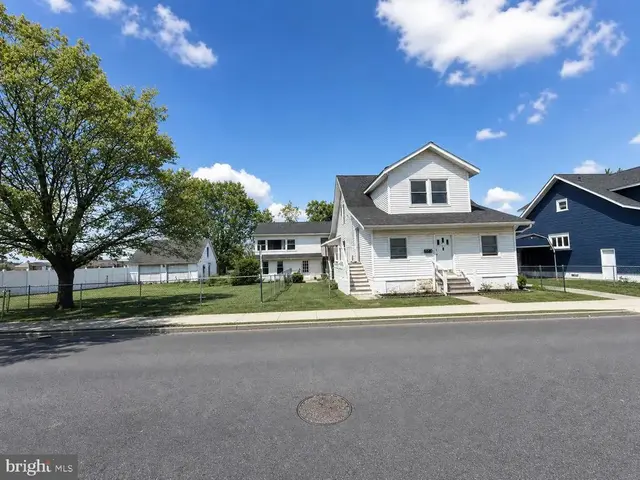 217 White, Linwood