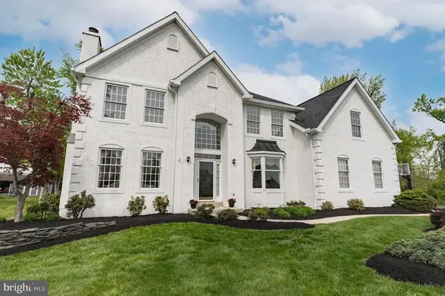 694 Misty Hollow, Maple Glen