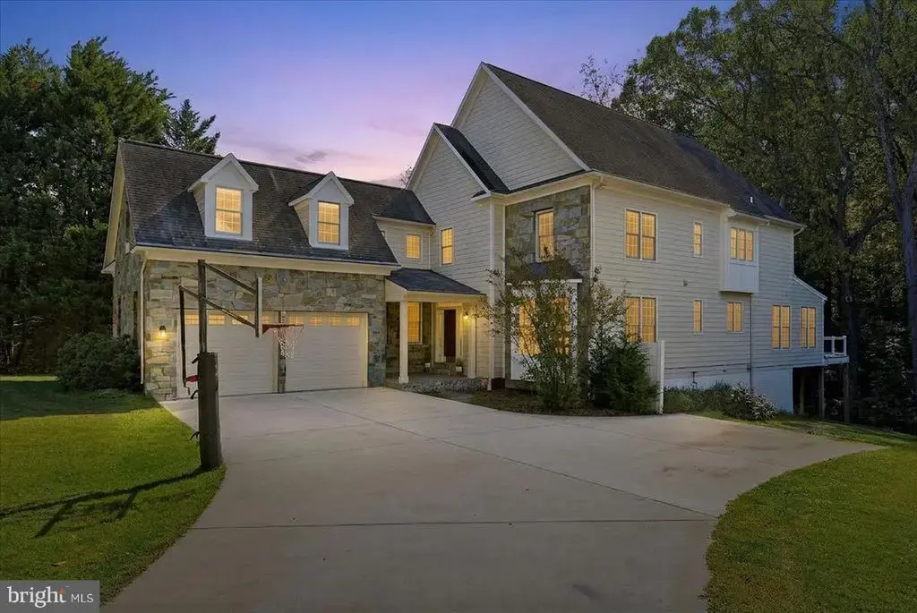 8711 Seven Locks Rd, BETHESDA
