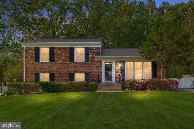 2406 Claremont Dr, Falls Church