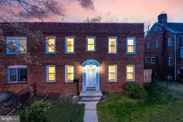 537 Newcomb St Se, Washington
