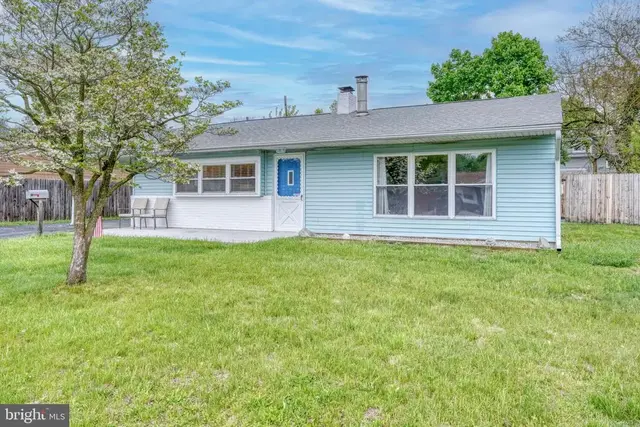 62 Montrose Dr, Newark