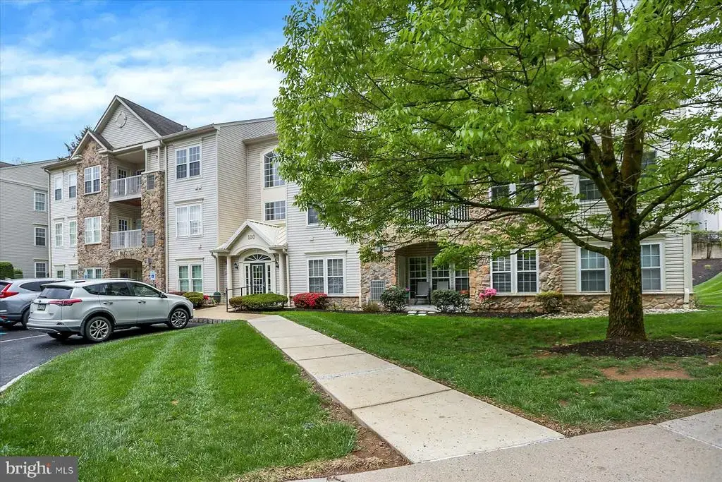 100 Evodia Cir #304, WARRINGTON