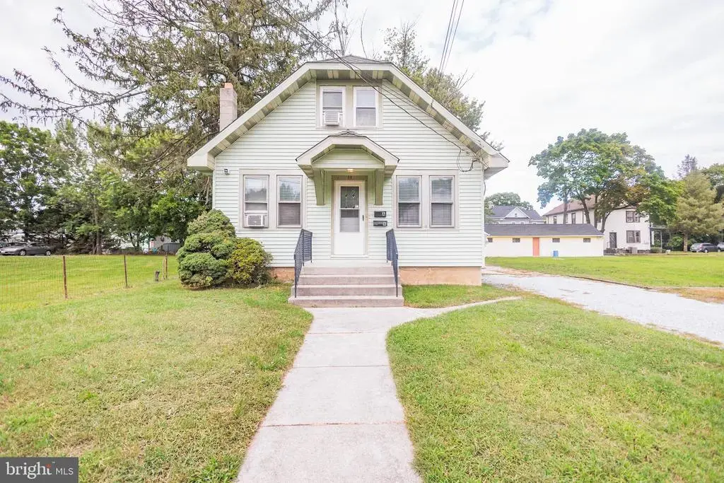 11 Sewell St #a (down), GLASSBORO