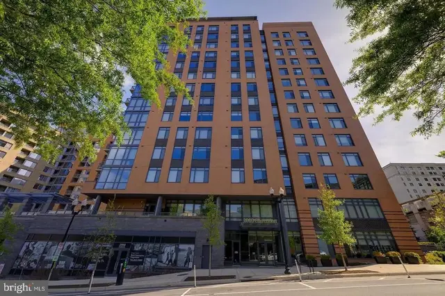2000 Clarendon Blvd #203, Arlington