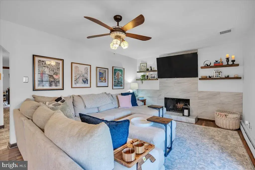 176 Centura, CHERRY HILL