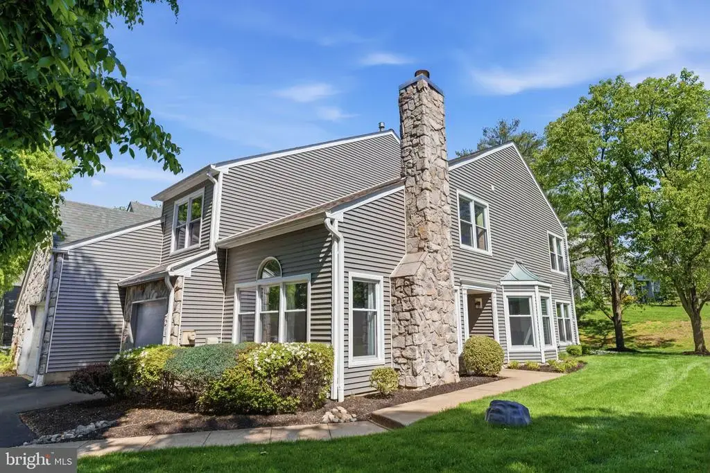 7 Randolph Ct, NEWTOWN