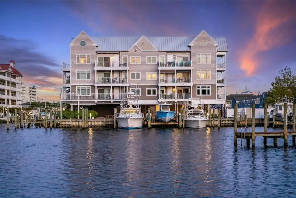 310 13th St #302, OCEAN CITY