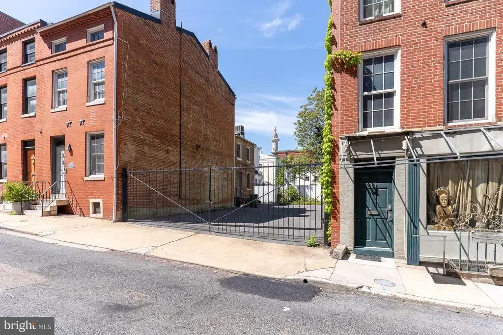 10 E Hamilton St E, BALTIMORE