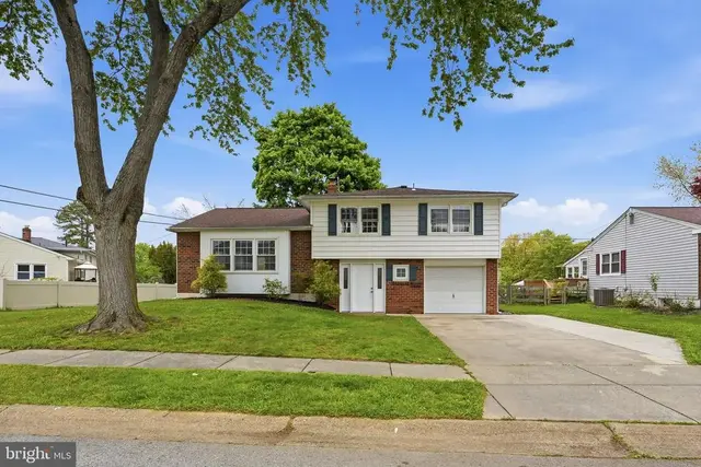 4 Pinedale Rd, Newark