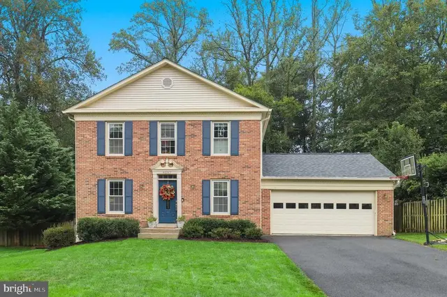 9597 Burnt Oak Dr, Fairfax Station
