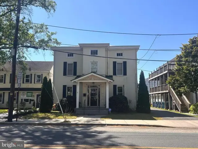 202 E Main St, Elkton