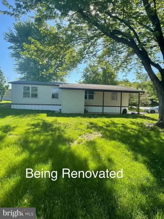 52 Walnut Dr, York Haven