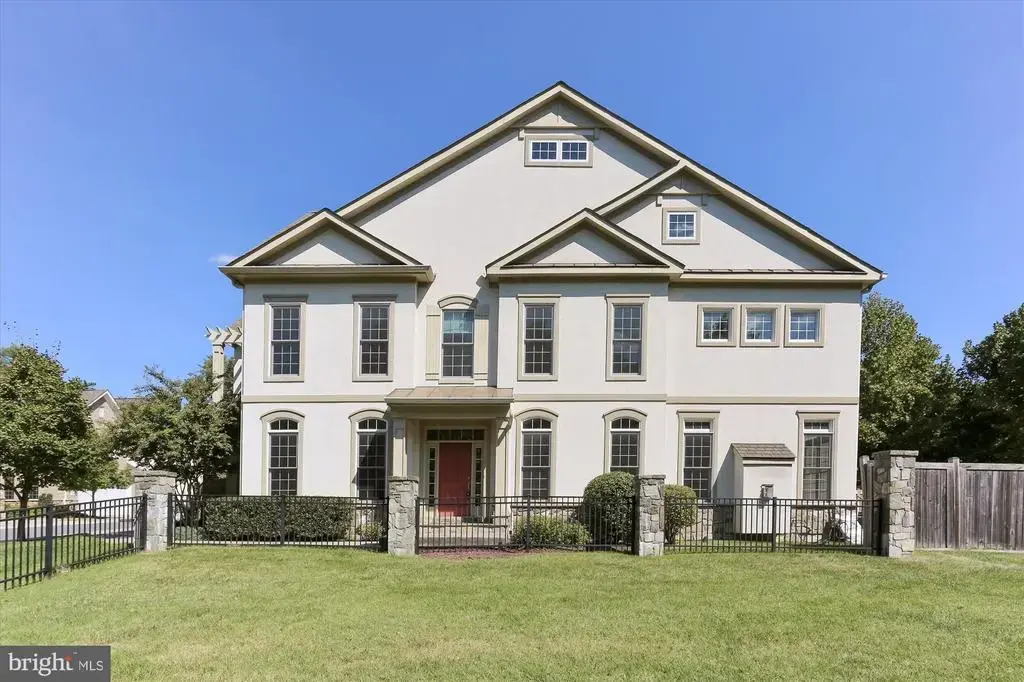 8205 River Quarry Pl, BETHESDA