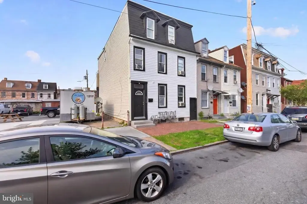 1348 Vernon St, HARRISBURG