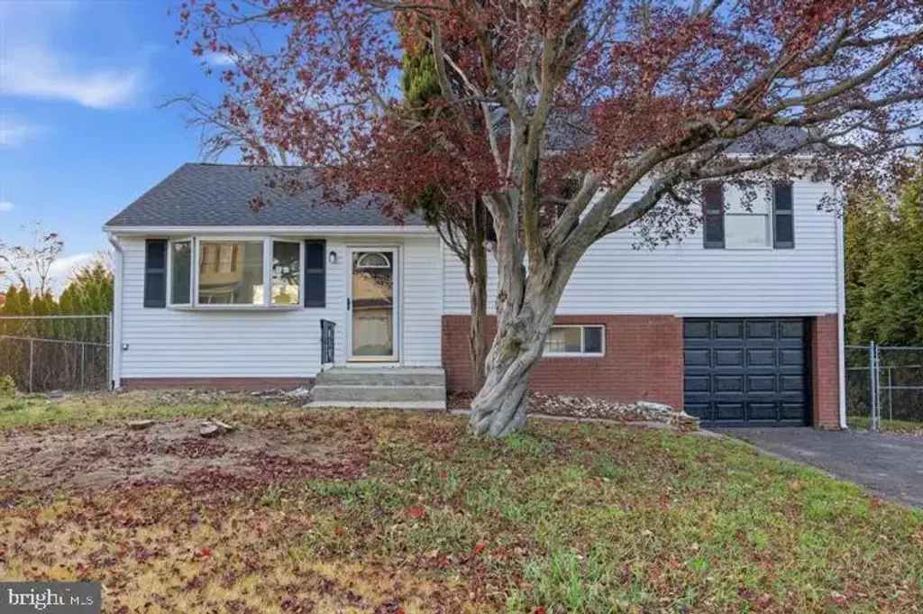 166 N Hawthorne Ave, LANGHORNE