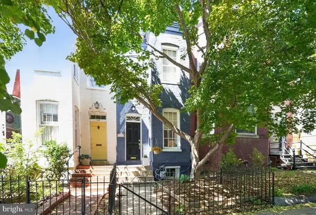 142 D St Se, Washington