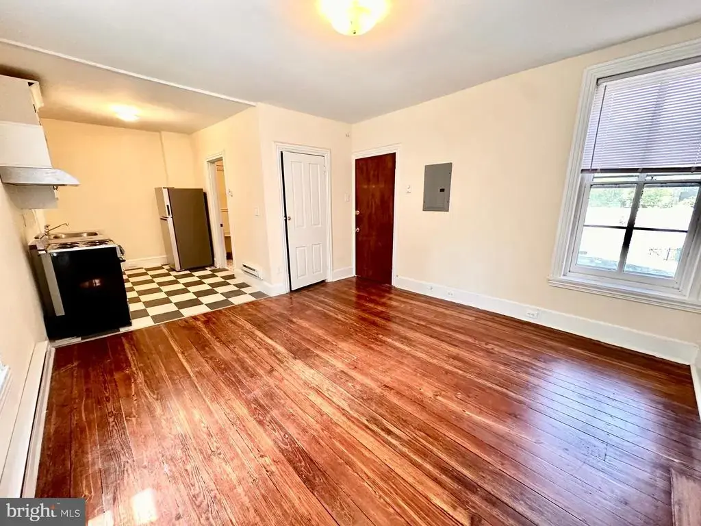 30 W Penn St #2r, PHILADELPHIA
