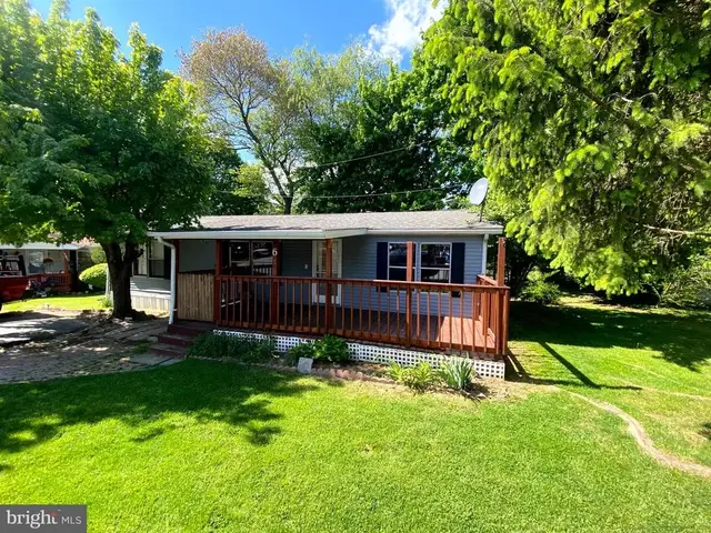6 Londonderry Ct, Cochranville