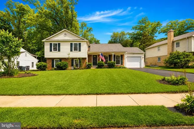 10907 Paynes Church Dr, Fairfax
